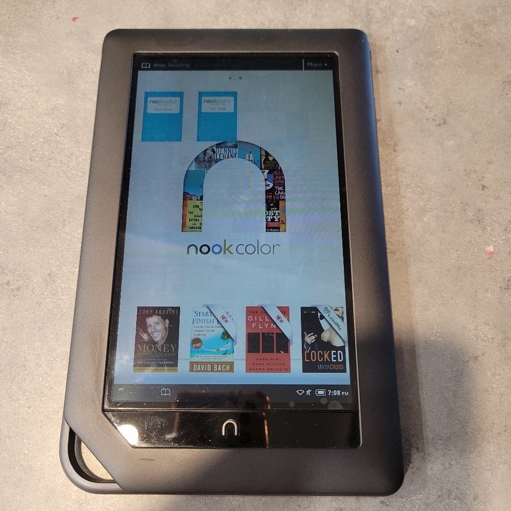 Barnes & Noble Nook Color Tablet & Genuine Nook Brand Case 8GB 7” Screen Bundle